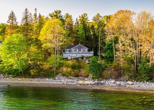Sullivan House | Lucky Stone Retreat - private beach & Acadia view