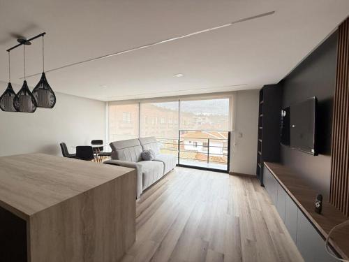 Huayna-Capac Apartment | Lujo y estilo en Suite Doble por estrenar - Cuenca