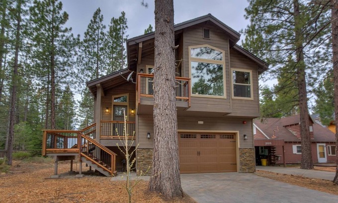 Tahoe Keys House | Lukins Mountain Modern 4BR,3BA, Hot Tub