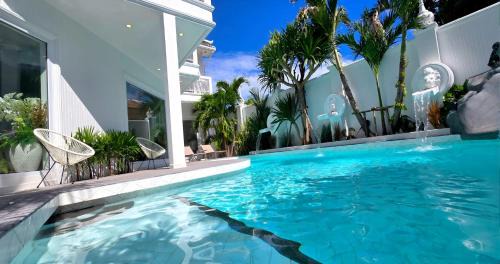 South Pattaya Villa | LUMALAND Luxury Pool Villa Pattaya Walking Street 8 Bedrooms