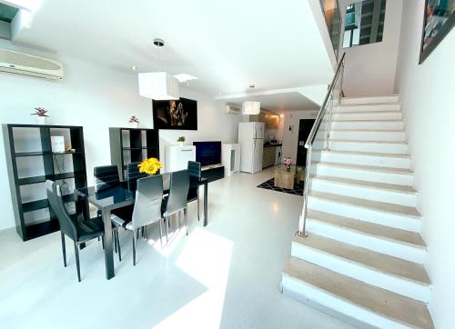 Hortaleza Apartment | Lumen Triplex by Oshun LOFTS & MIDSTAY