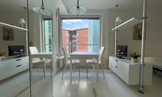 Lantinen District Apartment | Luminous Studio 15min To Center with WiFi & Netflix