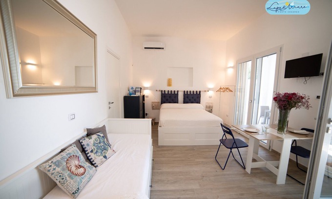 Punta Prosciutto Villa | Lupa Di Mare - Ostro (Deluxe studio apartment with garden)