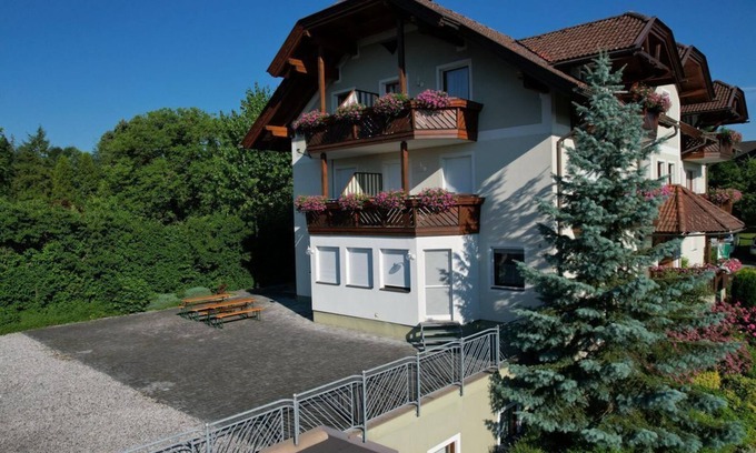 Drobollach am Faakersee Bed & Breakfast | Lupinienweg - Fewo Nr. 7 - Ferienwohnungen Petschnig