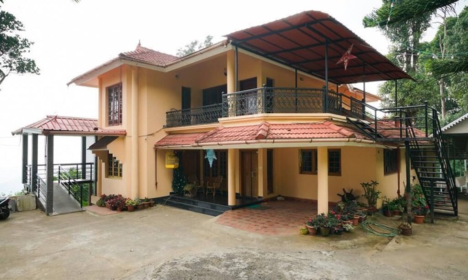 Devikolam House | Lush Greenery View Home Stay/Munnar