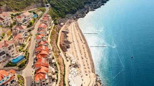 Radovici Apartment | Lustica Bay Centrale 7A403