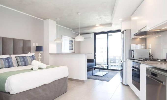 Hillhead Apartment | Lux Holiday Apartment Sibaya