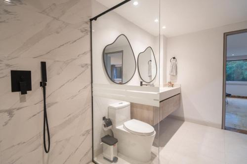 Las Lomas I Apartment | Lux Lleras l Daily Cleaning l AC l Visitrs Allowed