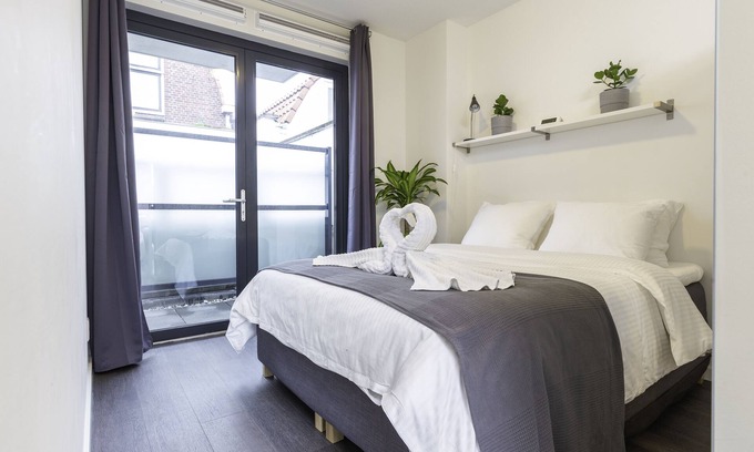 Hof van Delft Apartment | Lux Loft Apt View Walk city center Family studio