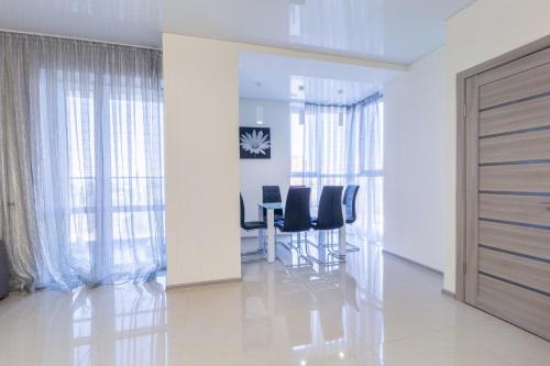 Dnipro Apartment | Lux near Most City, river view, center new tower