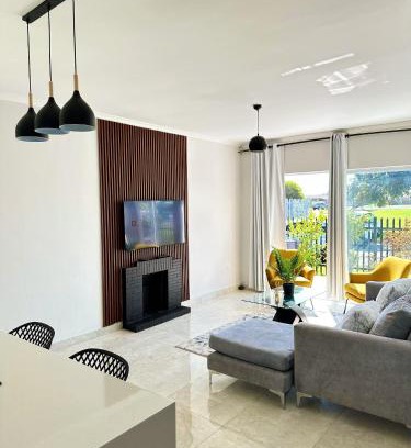 Cape Town House | Lux Sleek City Haven