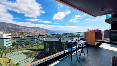 Sao Martinho Apartment | Lux Suite by LovelyStay