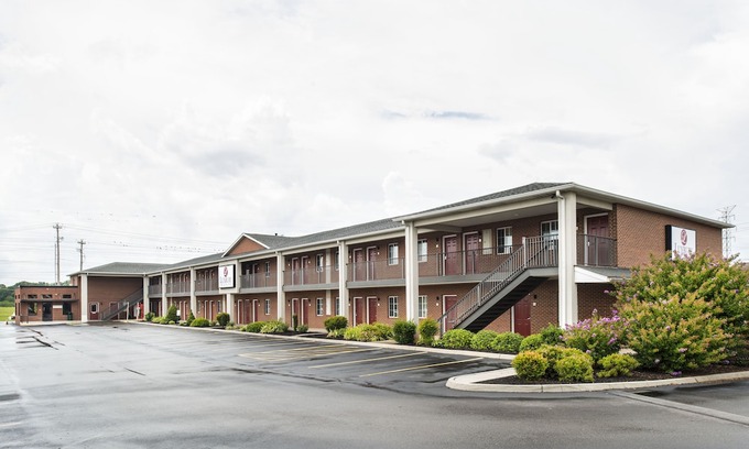 Maryville Hotel | Luxbury Inn & Suites