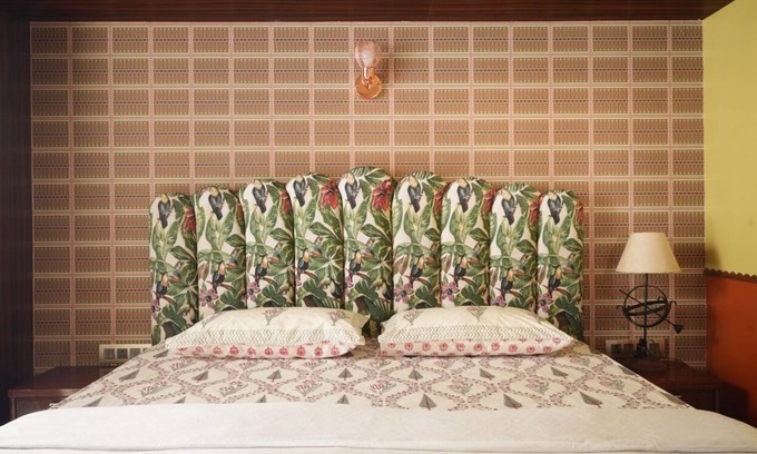 Cooke Town Apartment | Luxe 1BHK Suite :Cooke Town : King bed, WFH, balcony, AC, wifi, power bkp, LGBT+