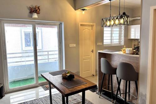 Muttukadu Apartment | Luxe 2BHK Apartment with balcony