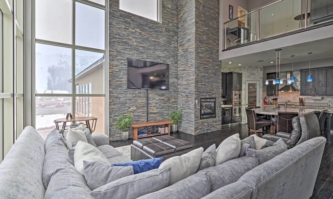 Brian Head Condo | Luxe Brian Head Escape w/Hot Tub & Mtn Views