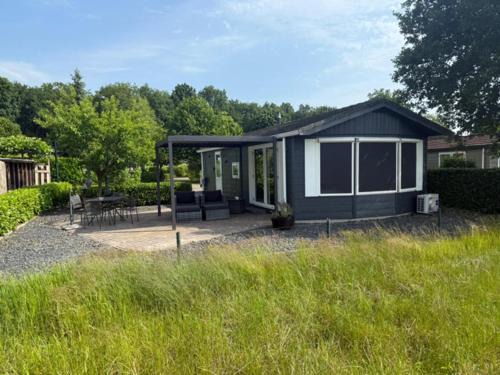 Papenvoort Ski Chalet | Luxe chalet met uniek vrij uitzicht op rustig park in Papenvoort DRENTHE