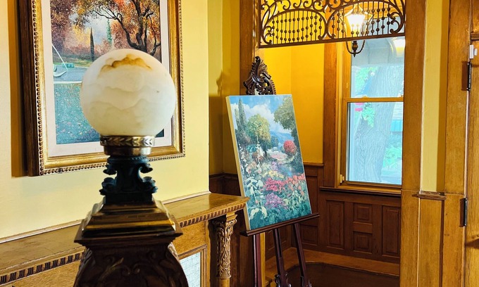 Oak Park House | Luxe Downtown Historic Victorian, A+ Location. Spacious 4-bedroom near Chicago!