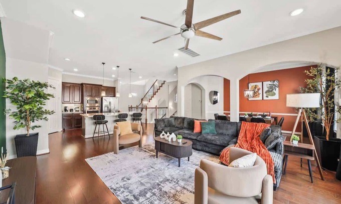 Spring Shadows House | Luxe King 5BR Retreat with Fire Pit and near Energy Corridor