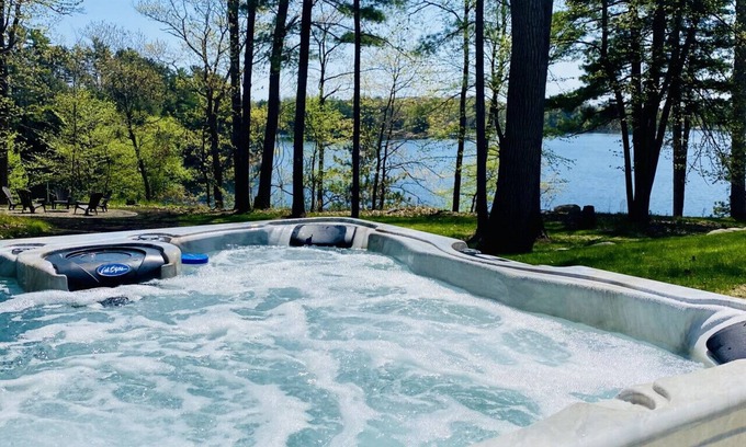 Crosslake House | Luxe Lakefront Views on Ox Lake, Relax & Escape