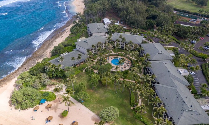 Kahuku Villa | Luxe North Shore Villa 4BR Sleeps 12 ★ Steps to Turtle Bay Beach ★ Ocean Views
