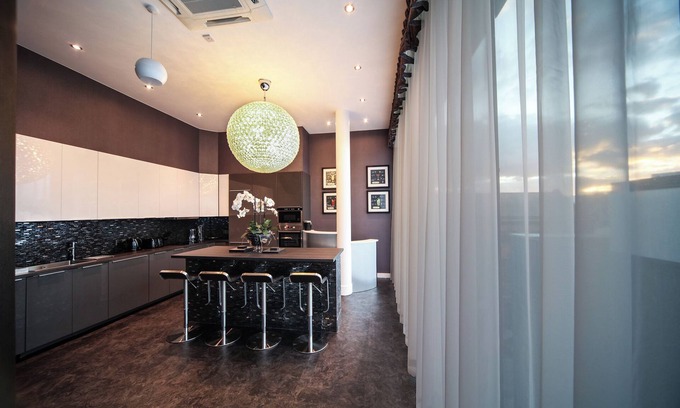 Liverpool City Centre Apartment | Luxe Penthouse Apartment (Sleeps 8)