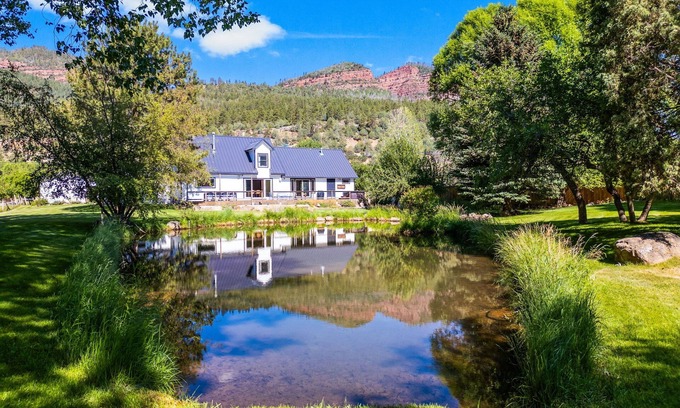 Hermosa House | Luxe Retreat at Celebration Pond - 6BR, 4.5 BA, WIFI, A/C, Optional HotTub