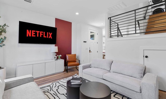 University Hills and Windsor Park House | Luxe Windsor Park Home | Great for ATX Events & DT