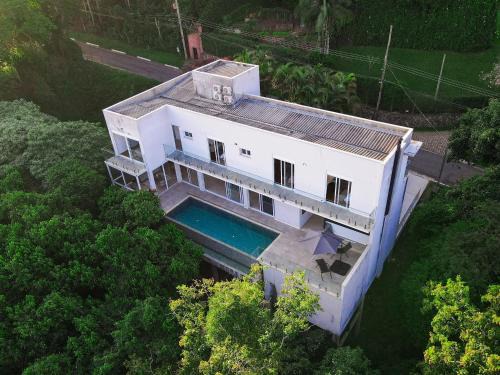 Carapicuiba House | Luxo e segurança - 30 minutos de SP