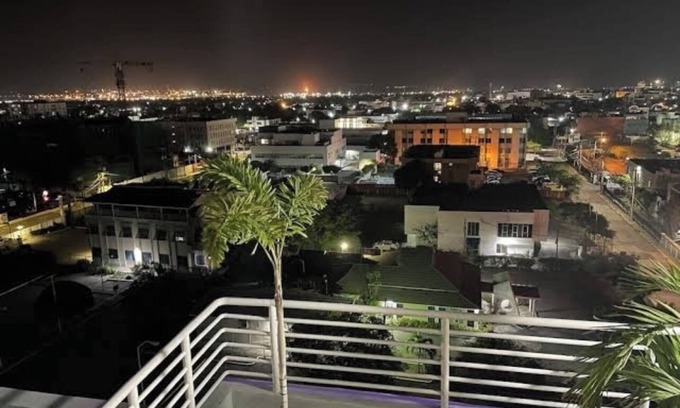 Eden Gardens Apartment | Luxurious 1-bedroom apartment in amazing Kingston with WiFi, AC, rooftop pool.
