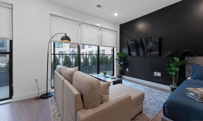 Pendleton Apartment | Luxurious 2 Bed Suite—in OTR Cincinnati!