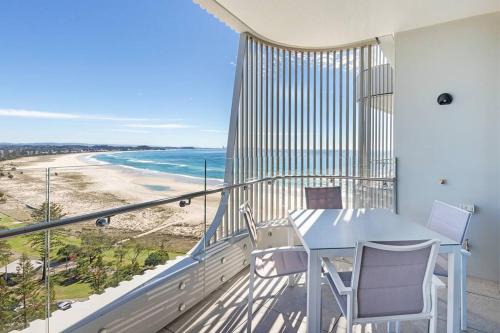 Coolangatta Apartment | Luxurious 2BR 2BA Oceanfront Apartment Kirra