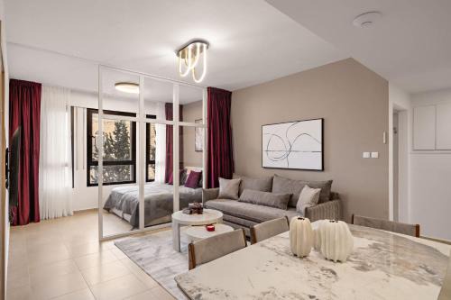 Mamilla Apartment | Luxurious 3BDR In King David 19 with Parking