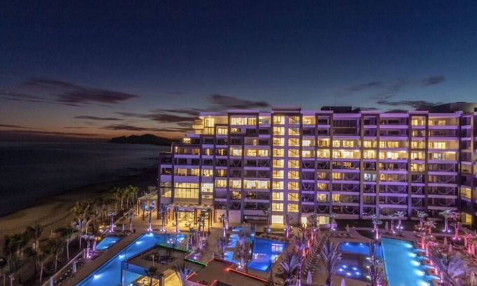 El Tezal Resort | Luxurious 4,198 sq ft OCEANFRONT SUITE. 3 bdrm, 3.5 bath, SPRING BREAK 2026