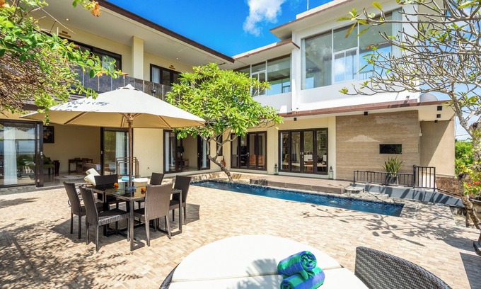 Kampial Villa | Luxurious 6 Bed Villa, Prime Location Nusa Dua