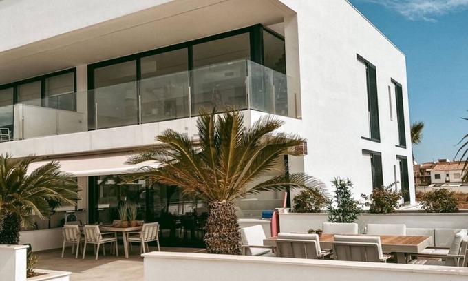 Mar de Cristal Apartment | Luxurious apartment with large sunny terrace within walking distance to the sea and stores.