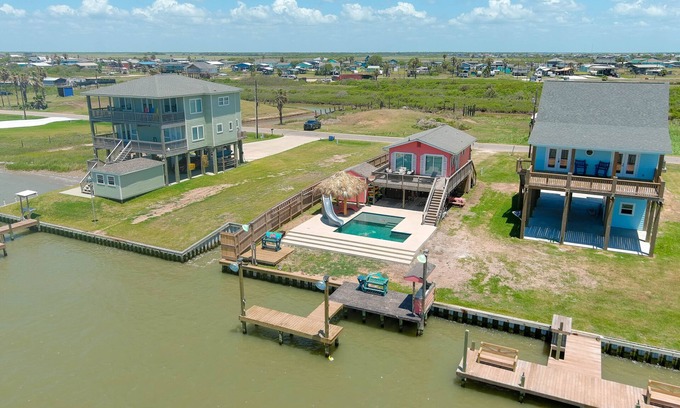 Cedar Lane House | LUXURIOUS BEACH RETREAT WITH THE BEST FISHING AND OCEAN VIEWS IN ALL OF SARGENT!