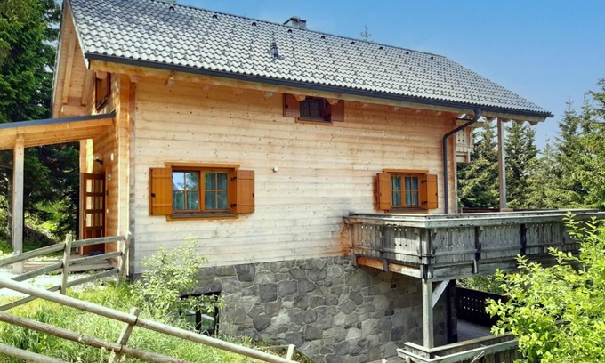 Frantschach-Sankt Gertraud Ski Chalet | Luxurious chalet with wellness & beautiful view