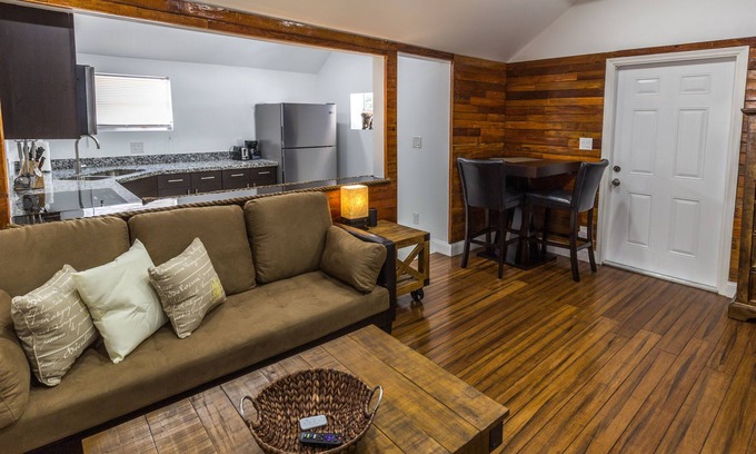 Meadows Apartment | Luxurious Historic House With Pool in Old Town INTRODUCTORY RATES! 2