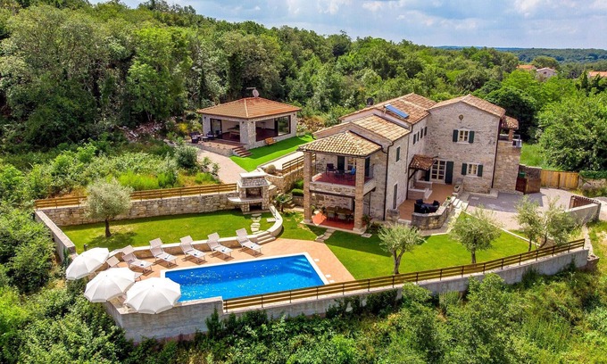 Tinjan House | Luxurious home in Brcici