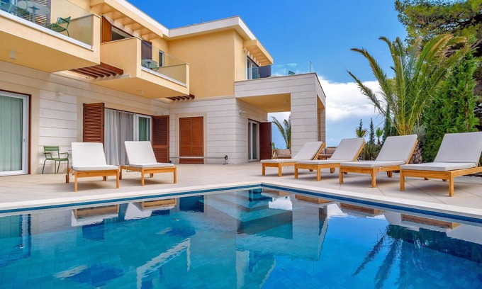 Hvar House | Luxurious home in Hvar