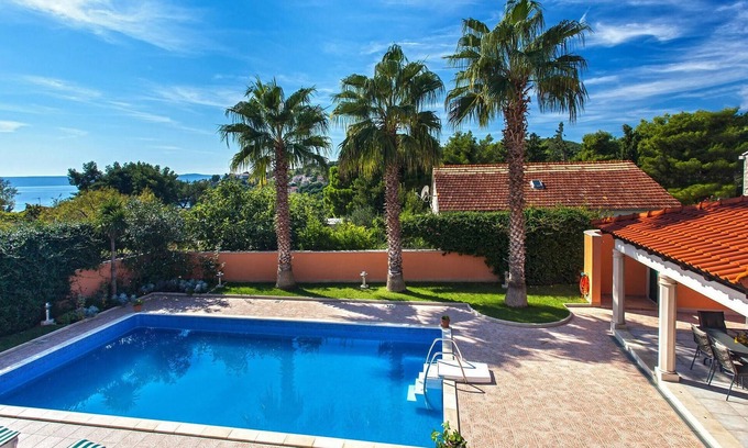 Sumartin House | Luxurious home in Sumartin