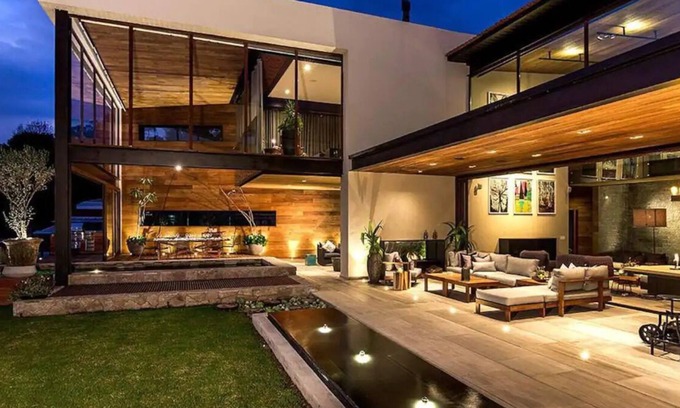 Centro House | Luxurious house with extraordinary view of the lake