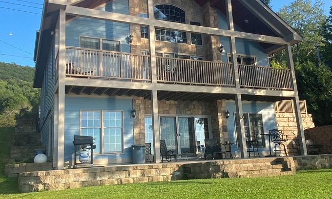 Richfield Springs House | Luxurious Lakefront Living With Amenities close to Cooperstown