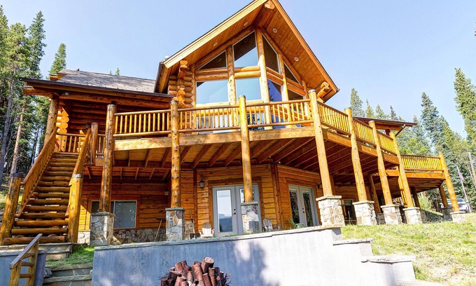 Breckenridge House | Luxurious Log Cabin Five minutes from Breckenridge Ski Slopes - 4 Master Suites!