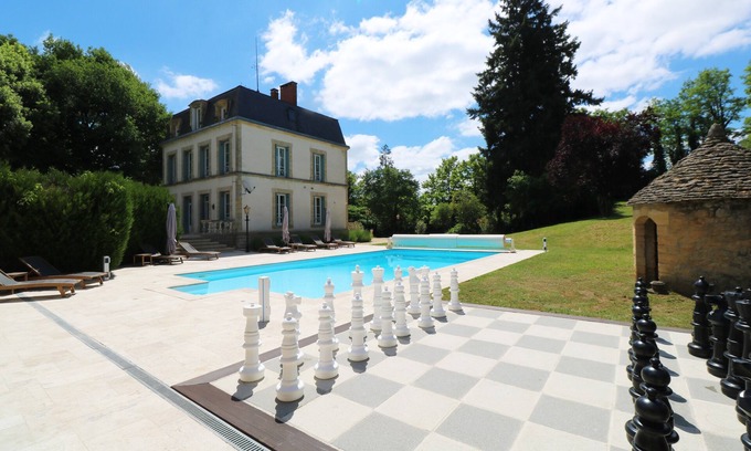 Sarlat-la-Caneda House | LUXURIOUS MAISON DE MAITRE WITH HEATED POOL & PRIVATE TENNIS COURT IN SARLAT