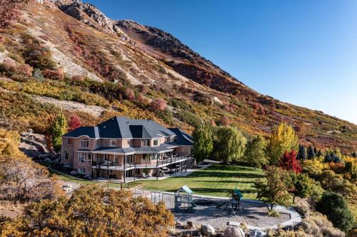 Alpine House | Luxurious Mountain Retreat-unparalleled Views