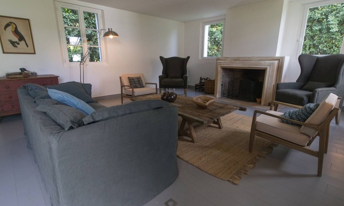 Le Palais House | Luxurious New Home near Beach - 4BR, Garden, BBQ, Fireplace, WiFi, 3* Rating