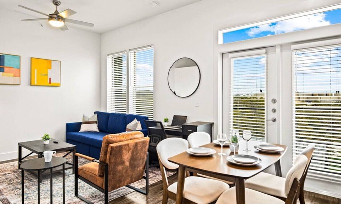 West Oak Hill Apartment | Luxurious New Unit|1Bd1Ba|Pool, Golf Sim