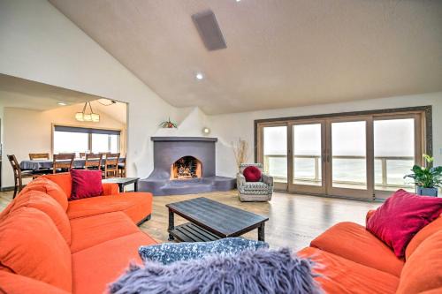 Agate Beach House | Luxurious Newport Estate with Spa and Lighthouse Views